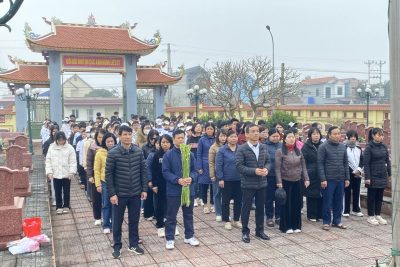 HÀNH TRÌNH “UỐNG NƯỚC NHỚ NGUỒN” TẠI NGHĨA TRANG LIỆT SĨ